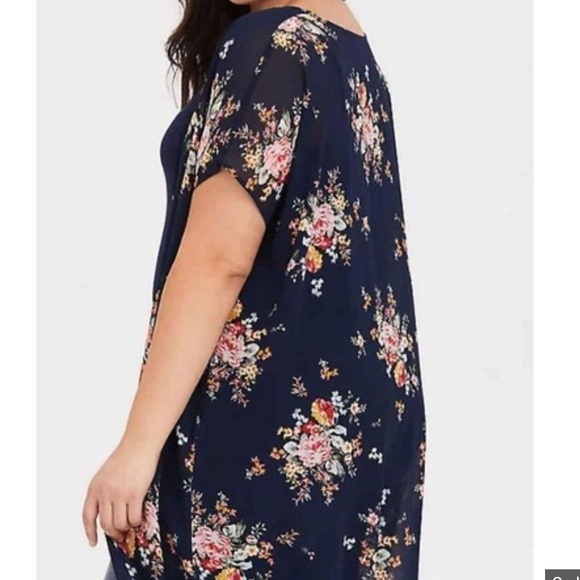 Torrid Floral Kimono - Picture 3 of 5